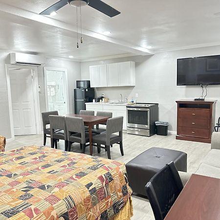 Sunshine Inn & Suites Venice, Florida Venice Gardens Bagian luar foto