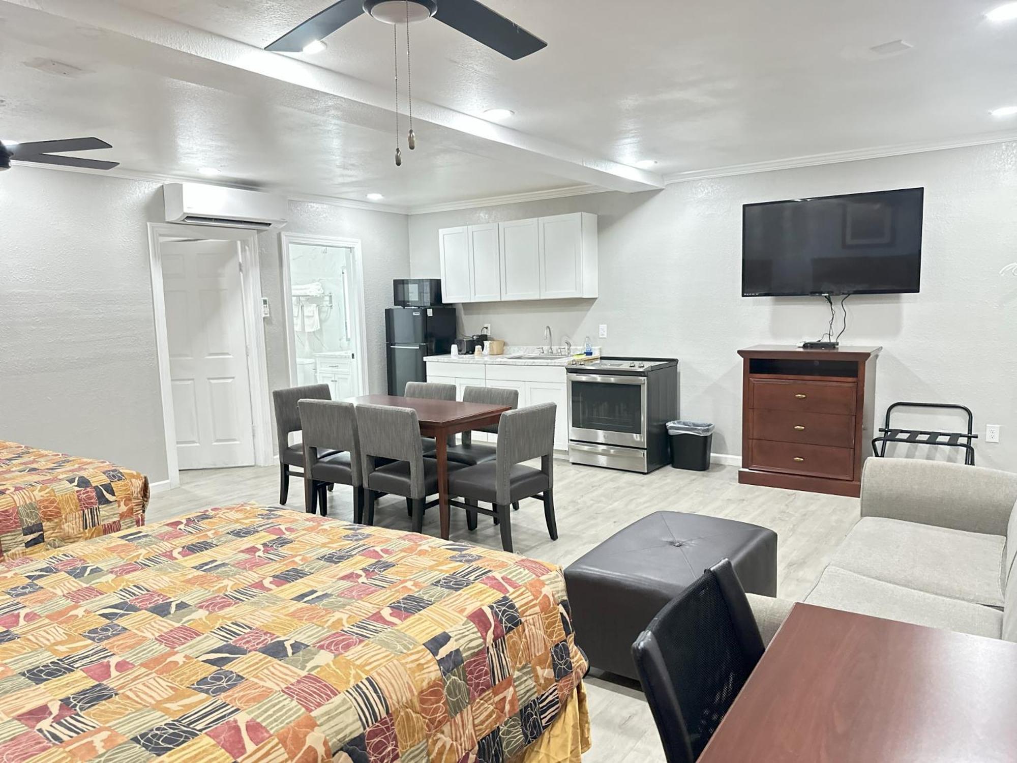 Sunshine Inn & Suites Venice, Florida Venice Gardens Bagian luar foto
