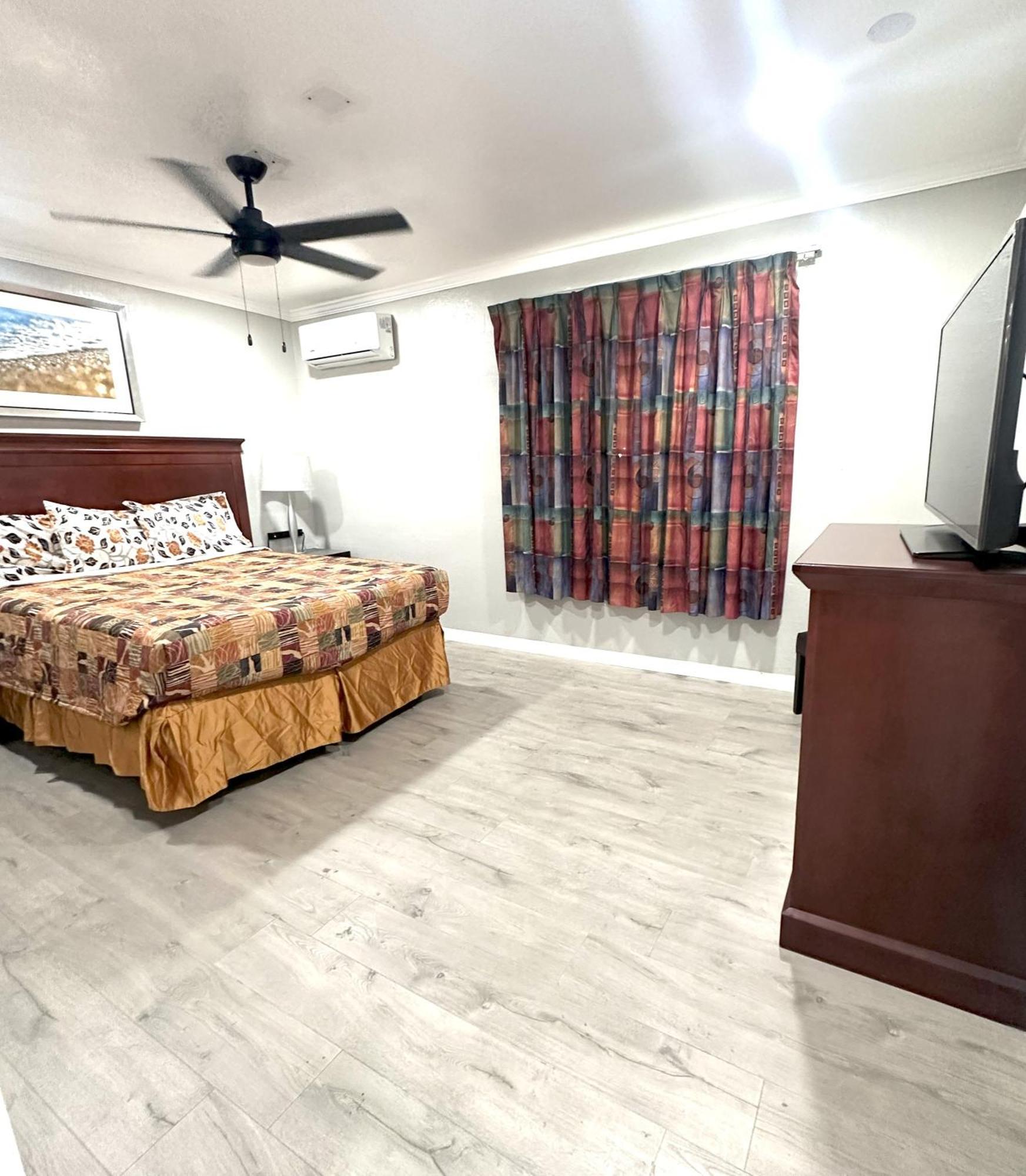 Sunshine Inn & Suites Venice, Florida Venice Gardens Bagian luar foto