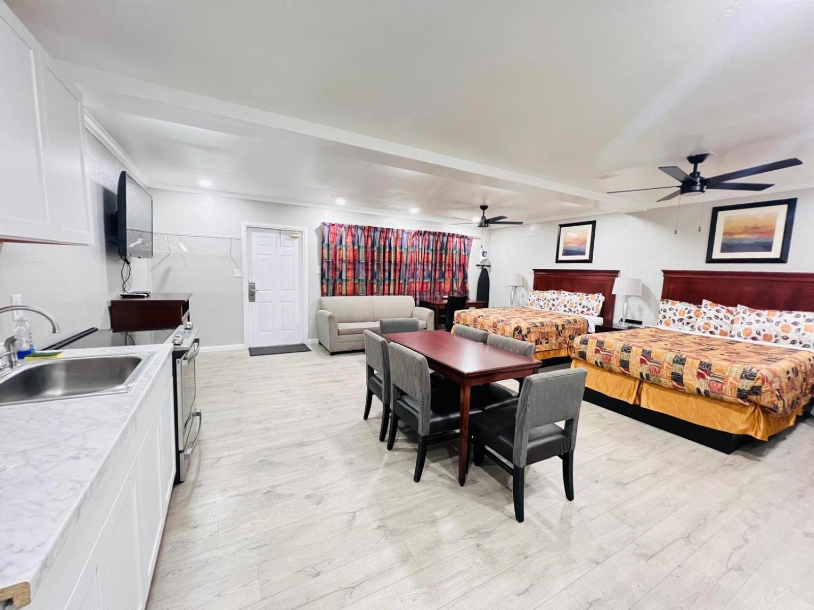 Sunshine Inn & Suites Venice, Florida Venice Gardens Bagian luar foto