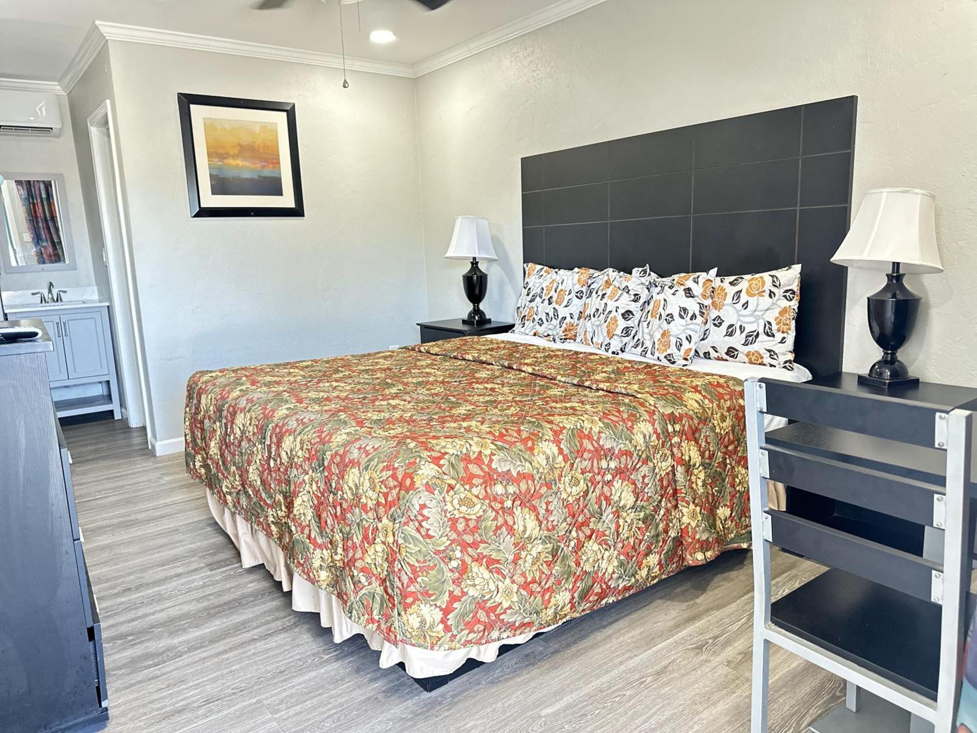 Sunshine Inn & Suites Venice, Florida Venice Gardens Bagian luar foto