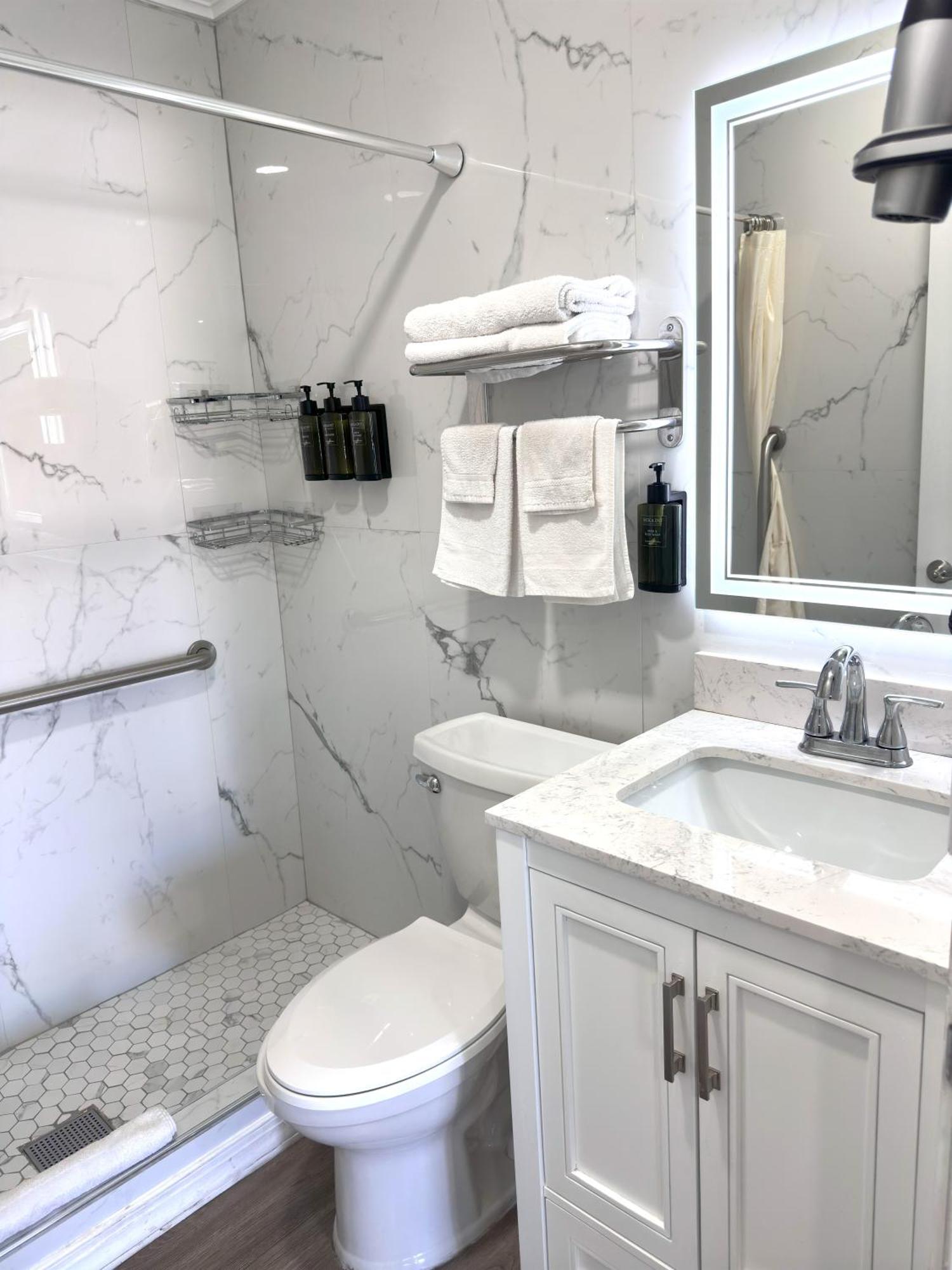 Sunshine Inn & Suites Venice, Florida Venice Gardens Bagian luar foto