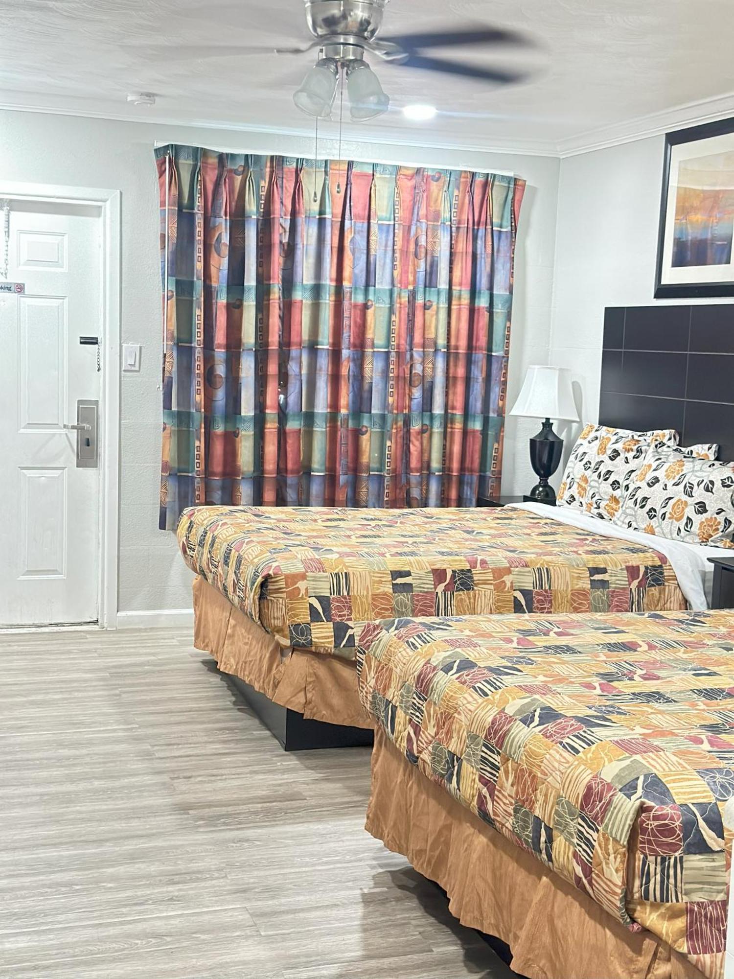 Sunshine Inn & Suites Venice, Florida Venice Gardens Bagian luar foto