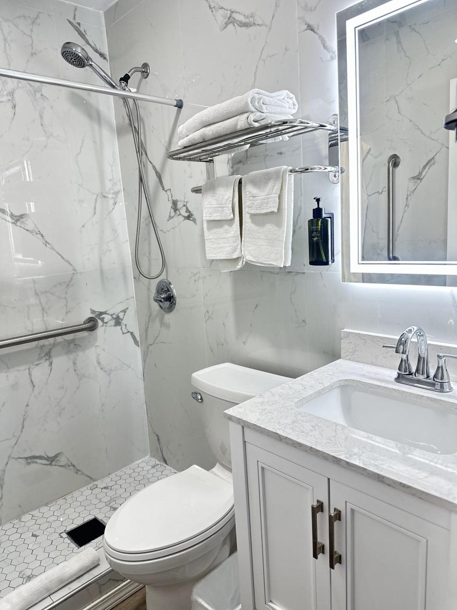 Sunshine Inn & Suites Venice, Florida Venice Gardens Bagian luar foto