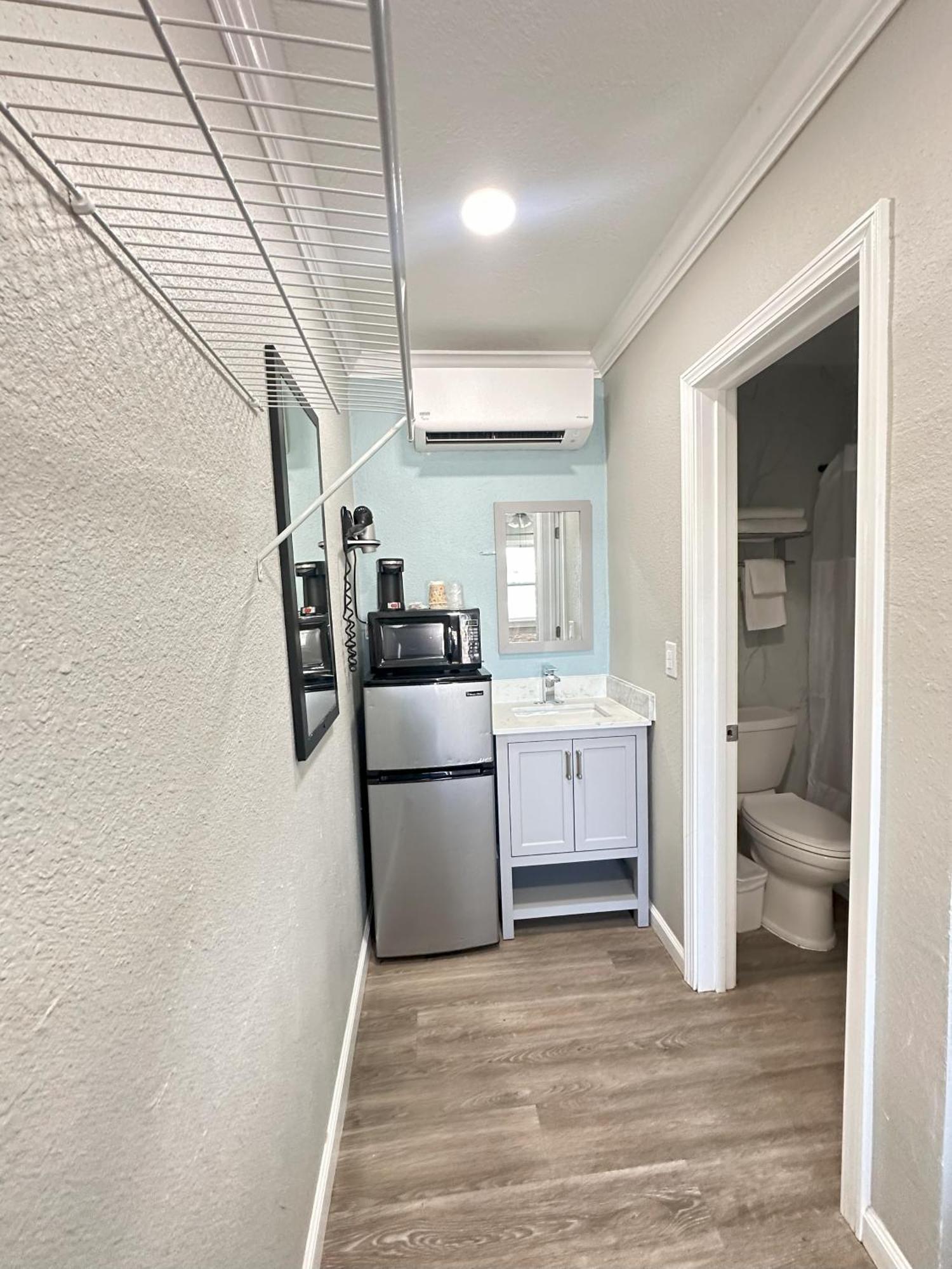 Sunshine Inn & Suites Venice, Florida Venice Gardens Bagian luar foto