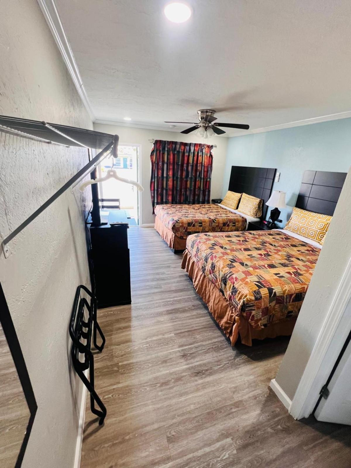 Sunshine Inn & Suites Venice, Florida Venice Gardens Bagian luar foto