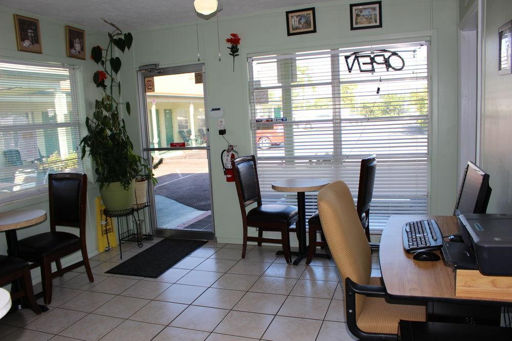 Sunshine Inn & Suites Venice, Florida Venice Gardens Bagian luar foto