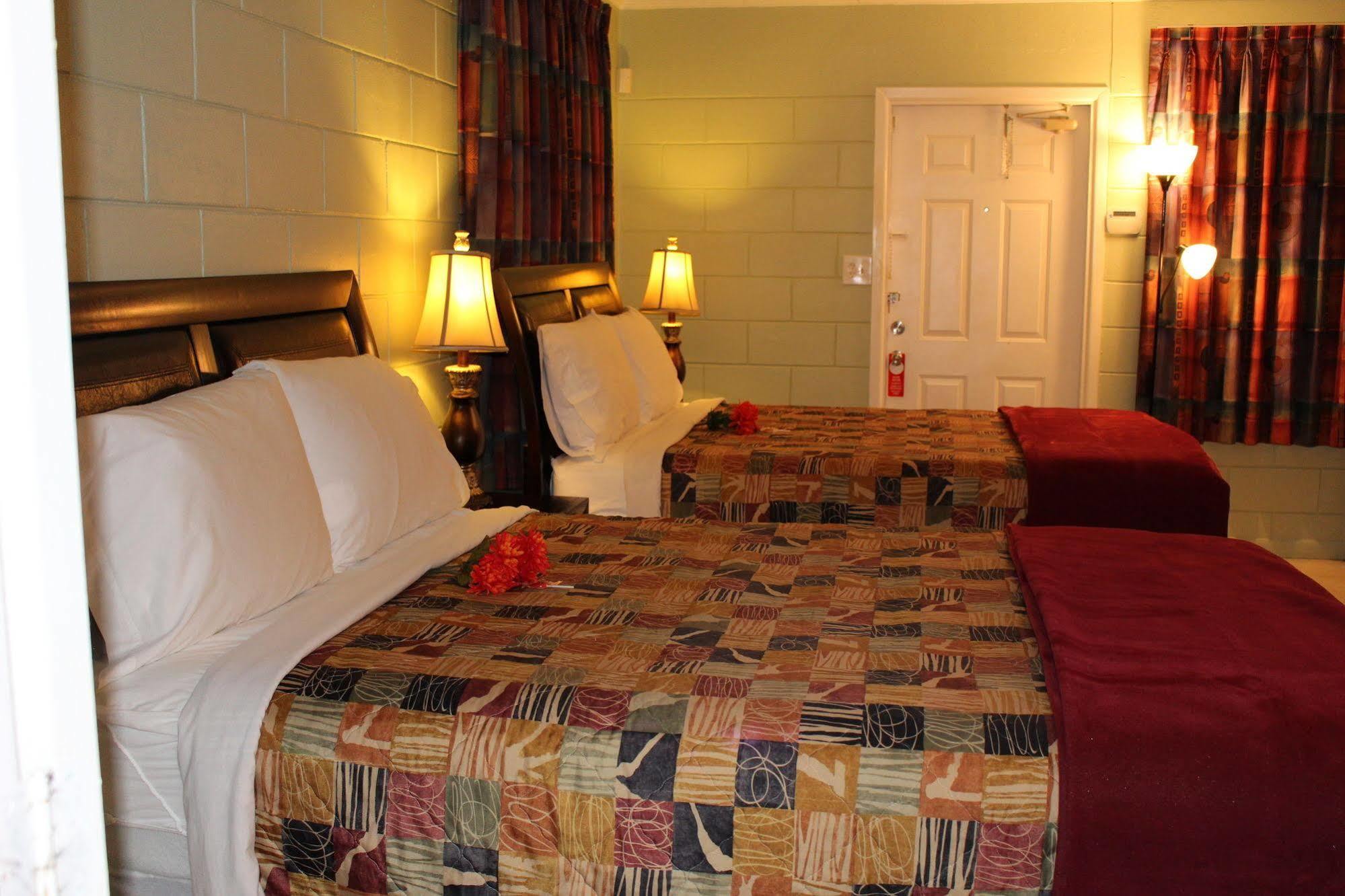 Sunshine Inn & Suites Venice, Florida Venice Gardens Bagian luar foto