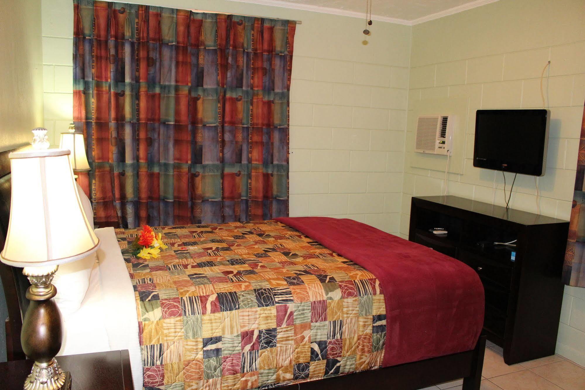 Sunshine Inn & Suites Venice, Florida Venice Gardens Bagian luar foto