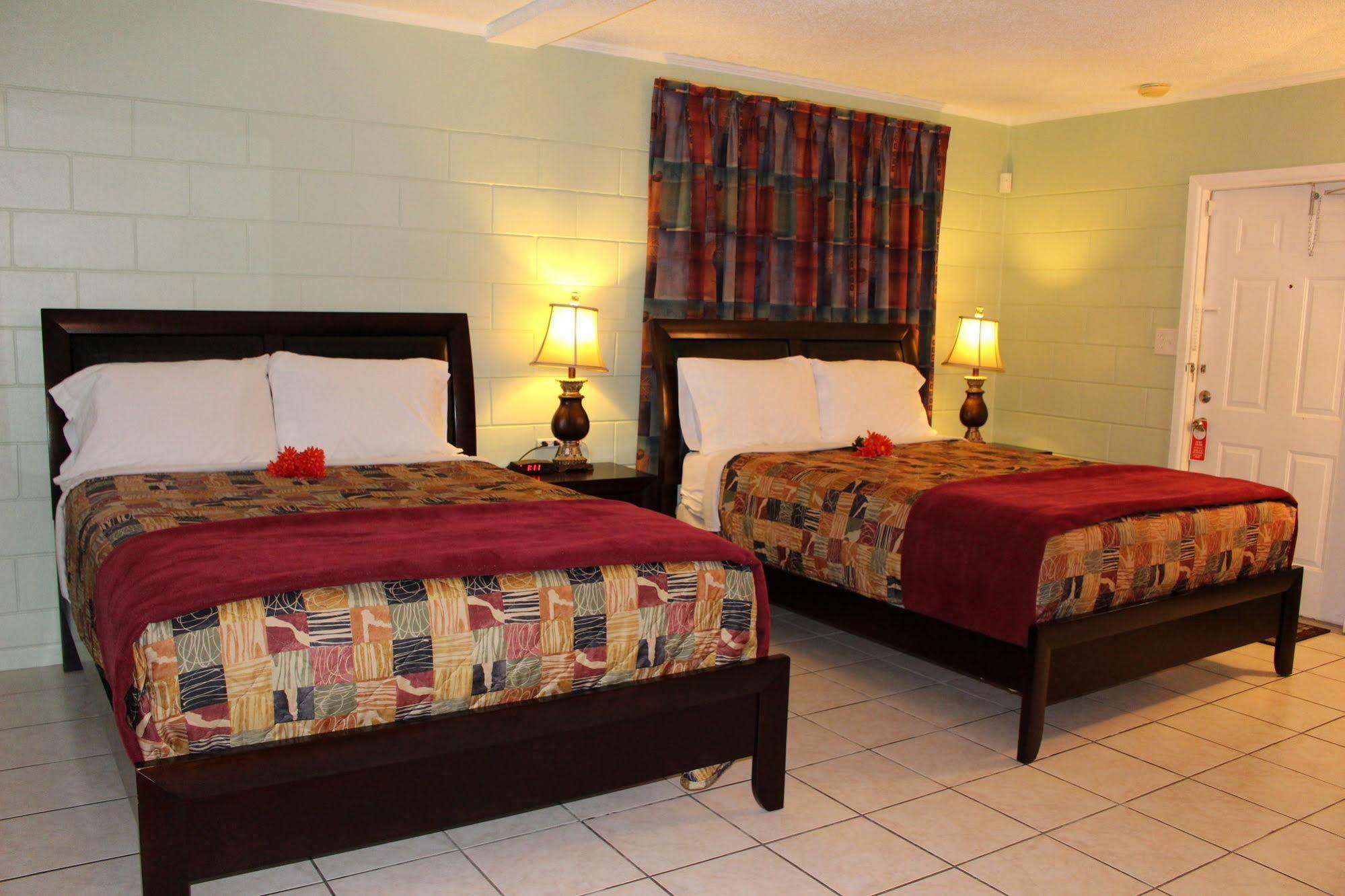 Sunshine Inn & Suites Venice, Florida Venice Gardens Bagian luar foto
