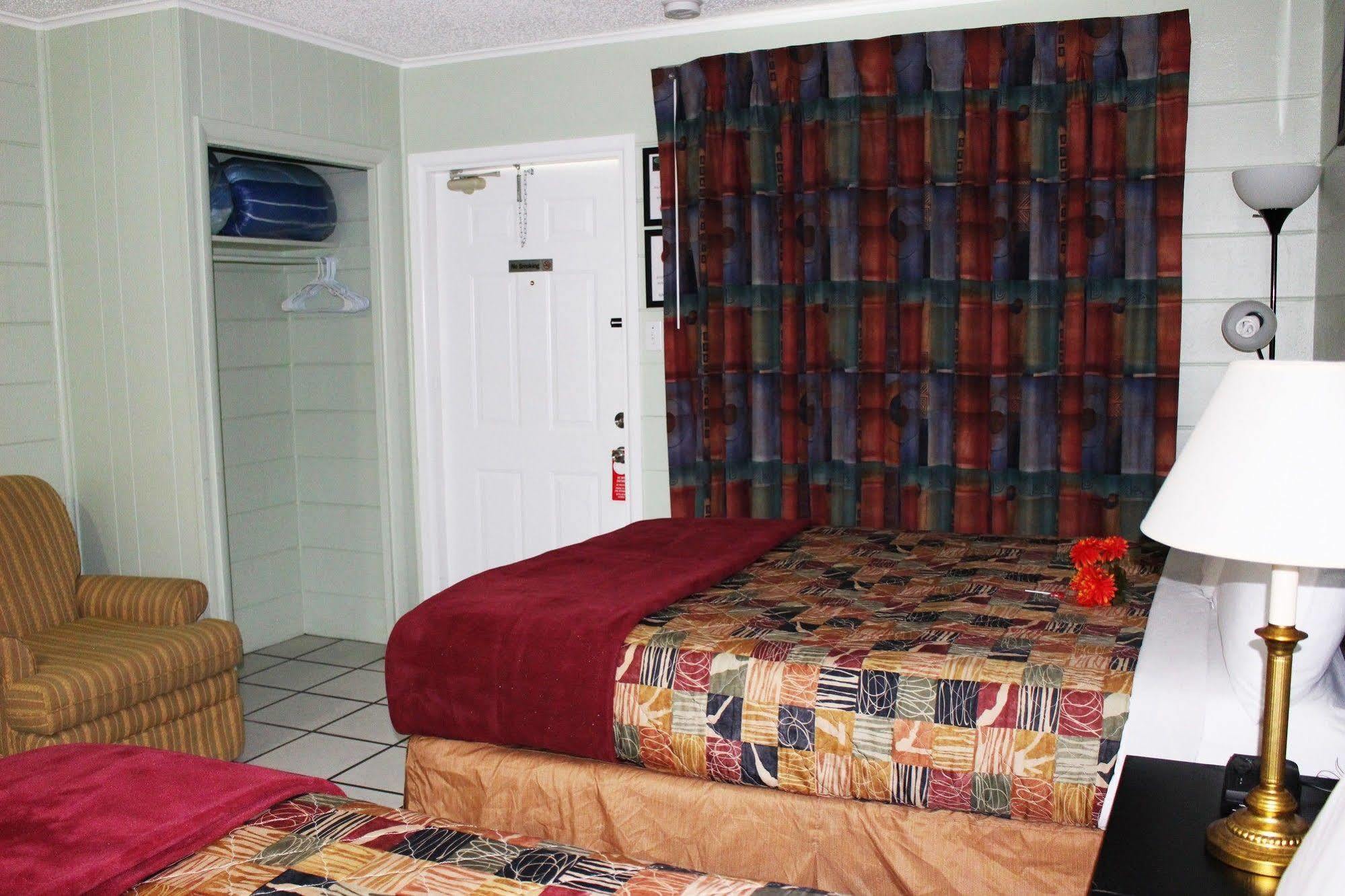 Sunshine Inn & Suites Venice, Florida Venice Gardens Bagian luar foto