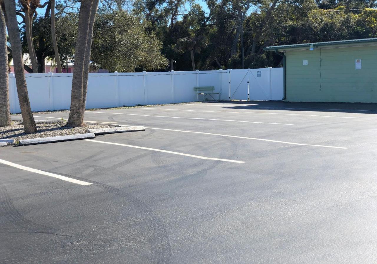 Sunshine Inn & Suites Venice, Florida Venice Gardens Bagian luar foto