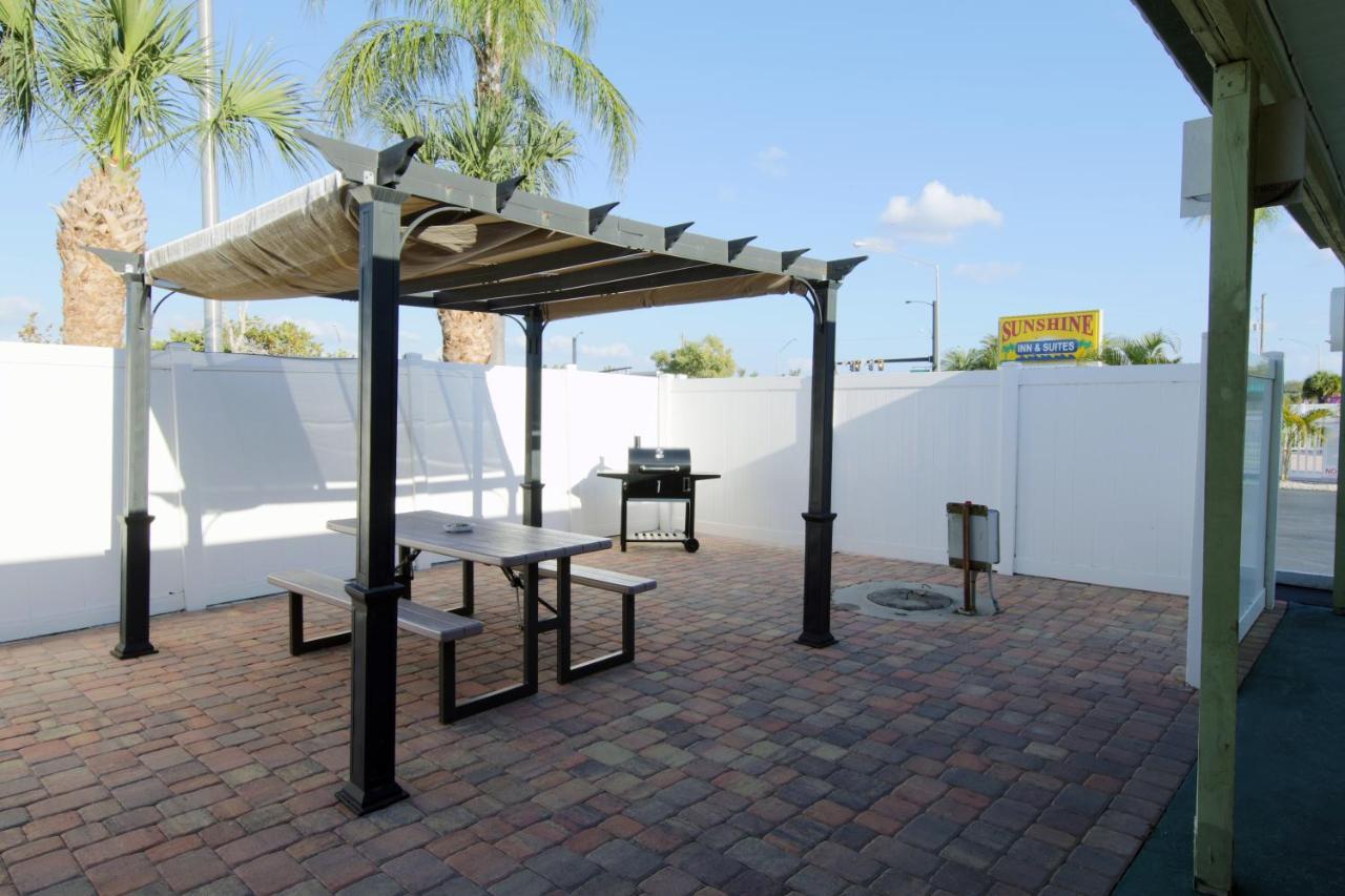 Sunshine Inn & Suites Venice, Florida Venice Gardens Bagian luar foto